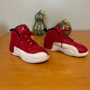 Jordan retro 12 Gym Red sz 2.5Y